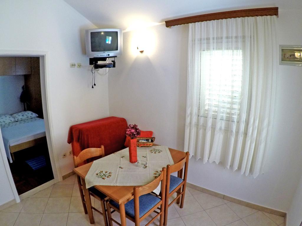 Apartments Ivic ボル エクステリア 写真